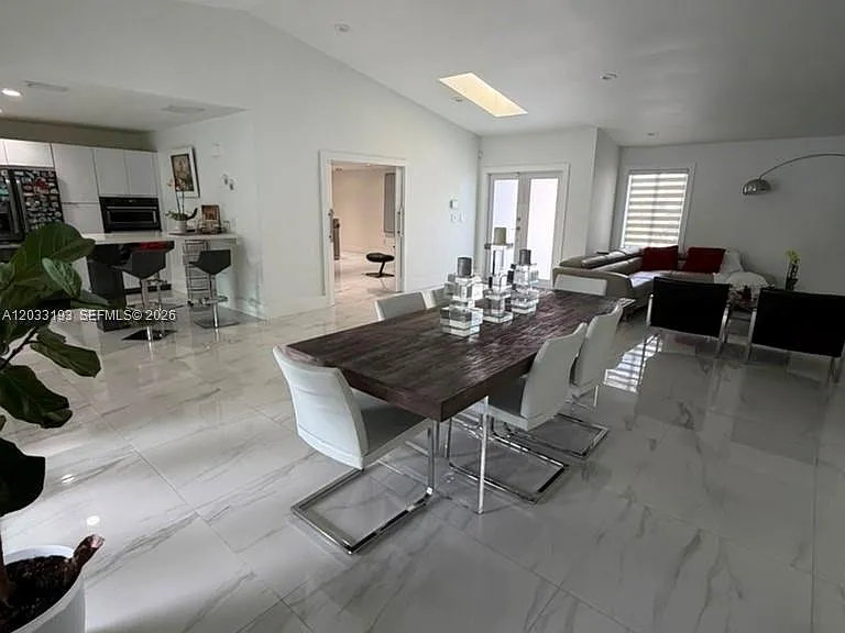 3121 SW 140th Ave — Photo 3