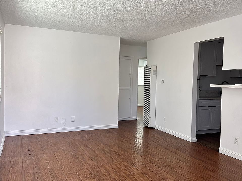 1st image of 7954 Emerson Pl