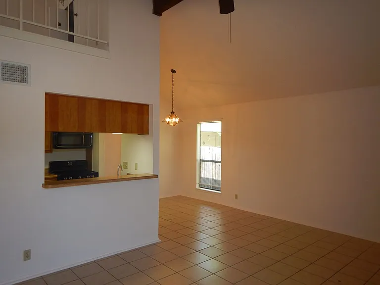 14304 Indian Woods — Photo 6