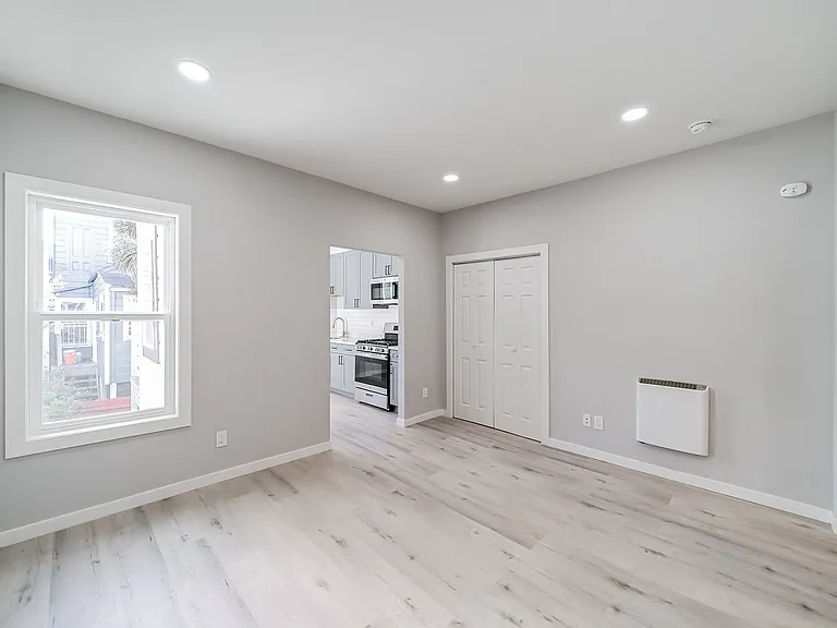 429 Linden St #429 — Photo 5