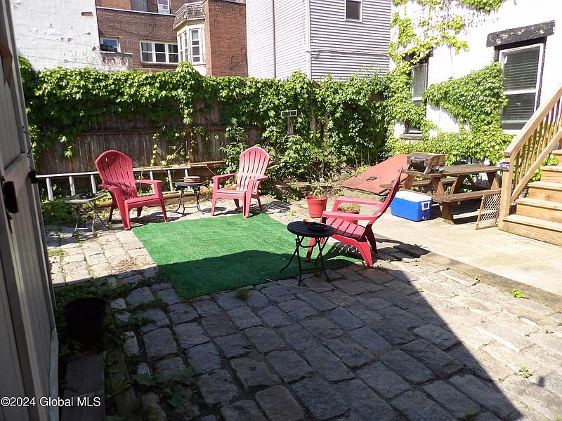 4th image of 128 Mohawk Street