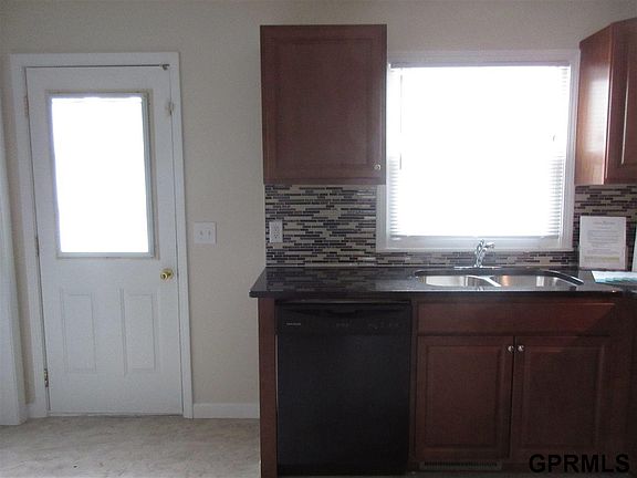 3rd image of 330 Highland Dr