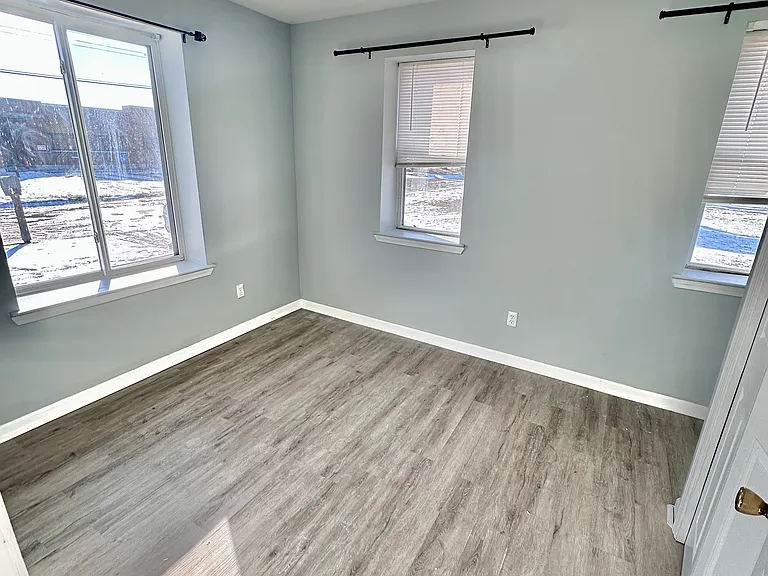 1751 Clara St — Photo 9