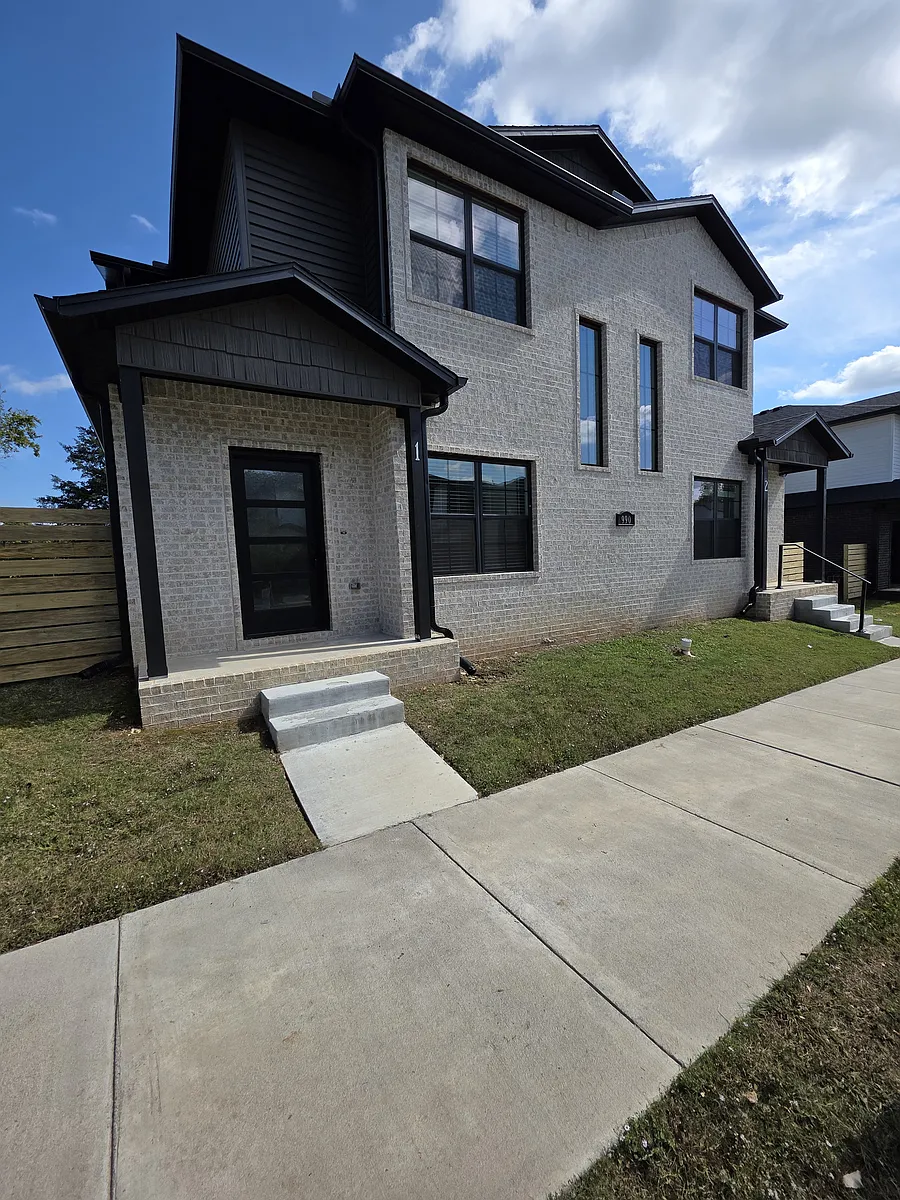 Building Photo - 1002 Crater Ave #2