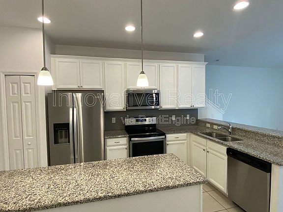 3rd image of 6952 Tussilago Way