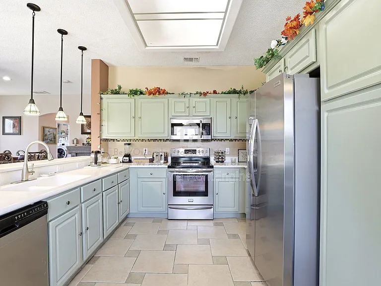 824 Lake Biscayne Way — Photo 16