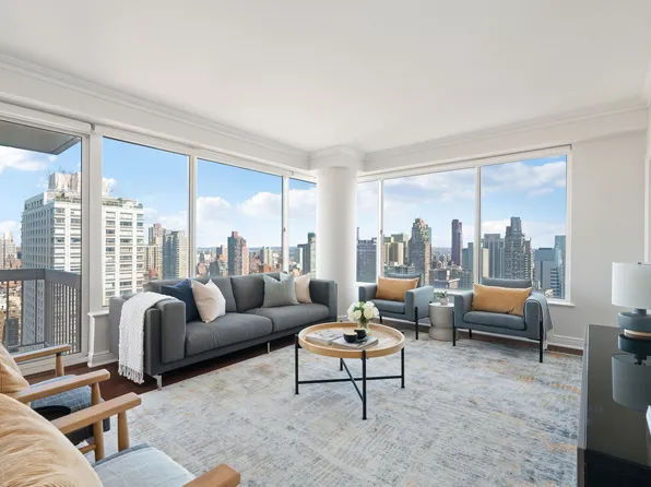 200 East 69th Street image 3 of 17