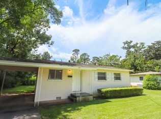 1649 Airport Dr, Tallahassee, FL 32304