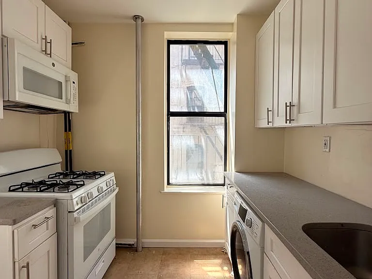 622 W 136th St #7 — Photo 4