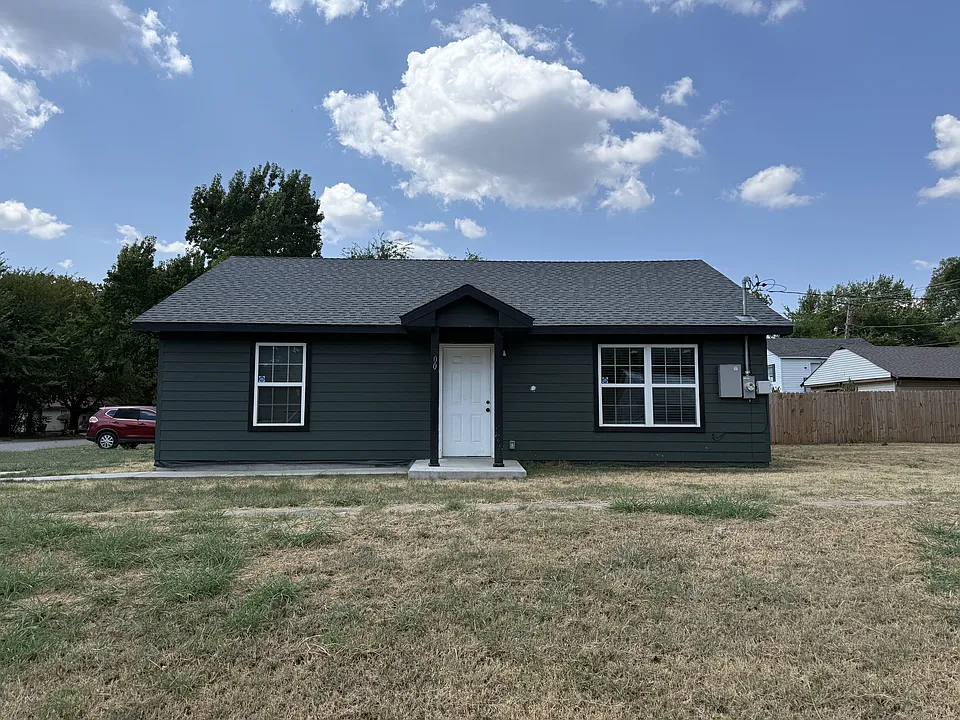 500 W 8th St