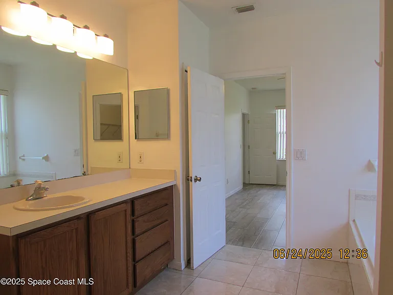 4192 Collinwood Dr — Photo 12