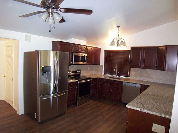 2nd image of 2490 Mammoth Dr