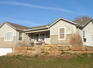 6400 Cherokee Ln, Ozawkie, KS 66070