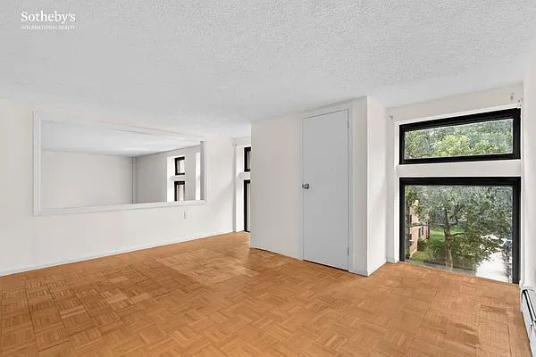 Sold by Sotheby's International Realty | media 17