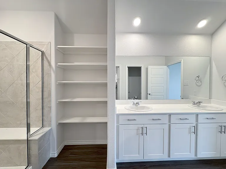 905 Berry St — Photo 13