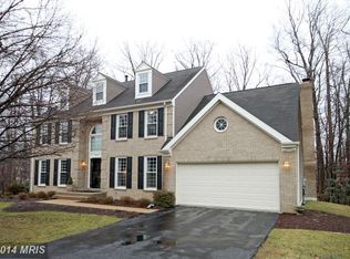 8602 Oak Chase Cir, Fairfax Station, VA 22039