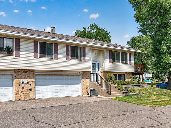 3rd image of 4297 Evergreen Dr