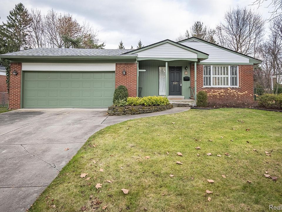 1st image of 925 Carrington Dr