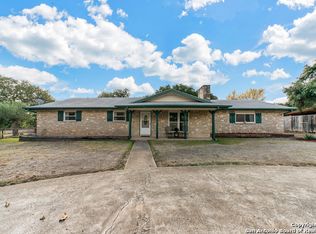 712 5th St, Comfort, TX 78013