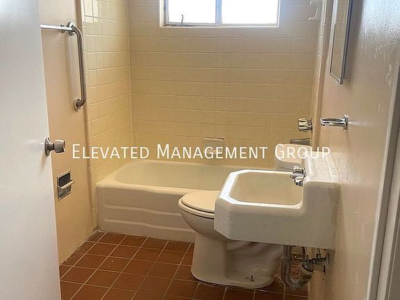 5th image of 110 Charleston St SE APT 2