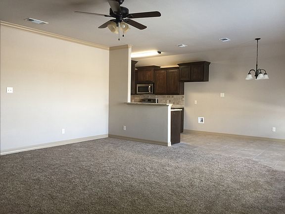 3rd image of 126 Comanchee Dr