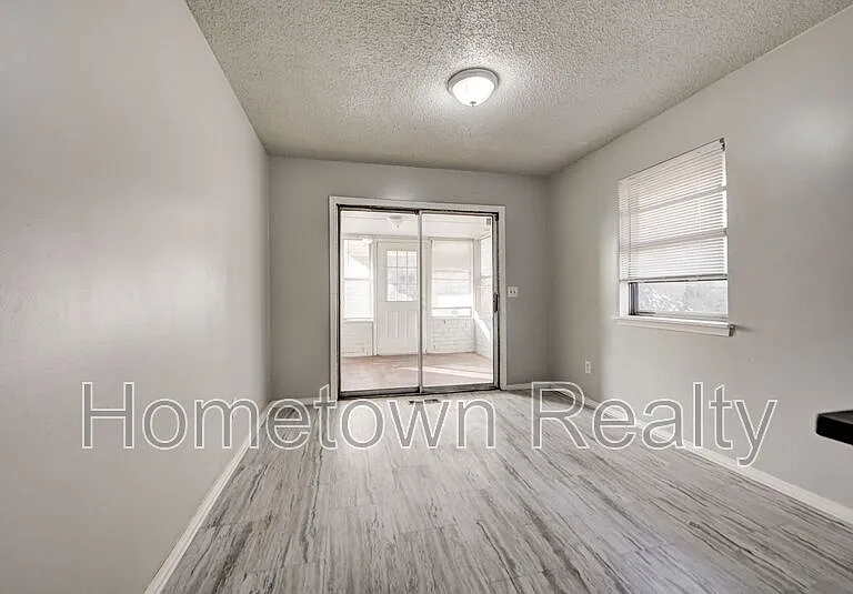 605 W Clarke St — Photo 22