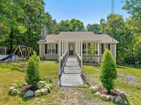 1687 Farley Dr, Tunnel Hill, GA 30755