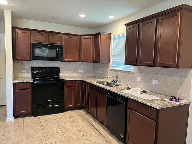6024 Misty Breeze Dr — Photo 5