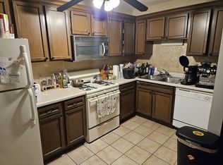 752 Inland Cir APT 301, Naperville, IL 60563