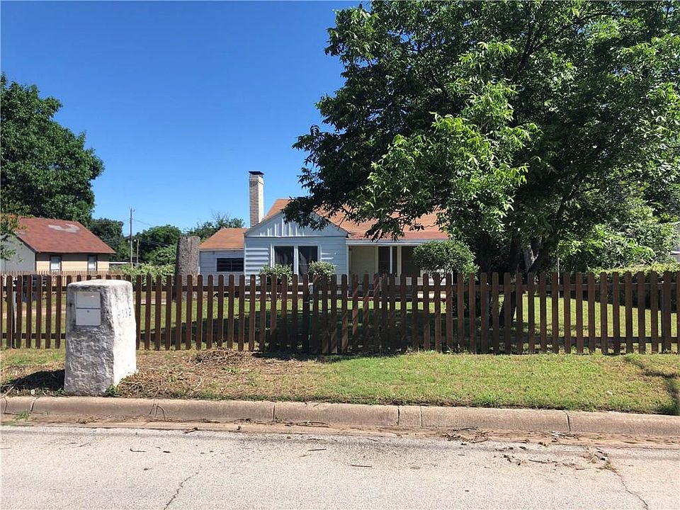 1st image of 4532 Blackstone Dr