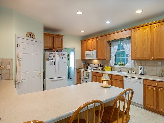 4th image of 68 Great Creek Ct