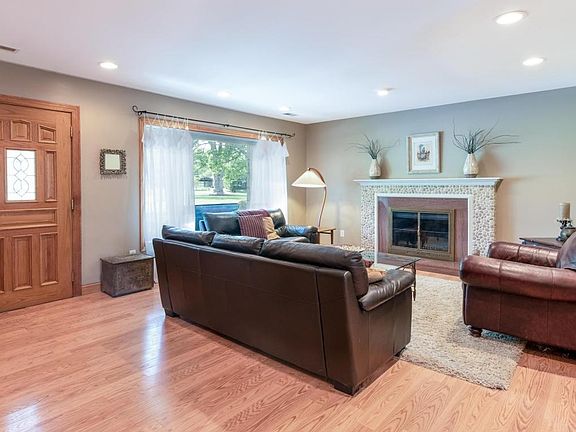 3-4246DublinRd_entry-