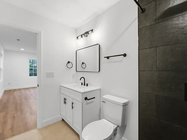 523 Biltmore St — Photo 12
