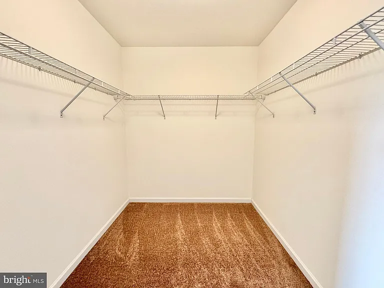 56 Nicholas Dr — Photo 17