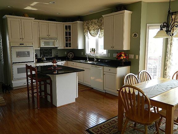 Eat in kitchen with new granite