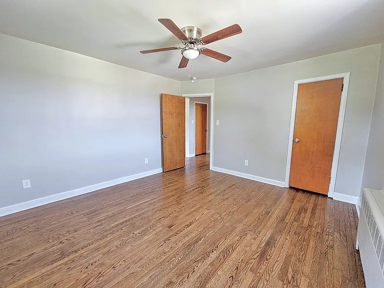 24 Surrey Rd #4 — Photo 18