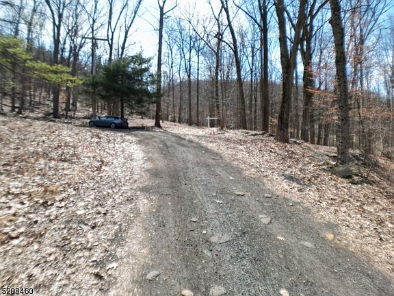 5th image of 2 Stony Brook Lane