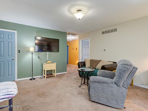 5th image of 415 Knobview Dr