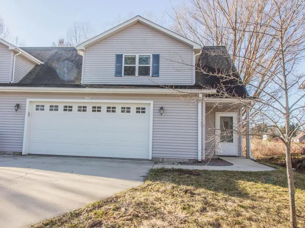 2535 Deerfield DRIVE, West Bend, WI 53090
