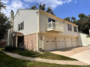 2110 Hidden Meadows Dr UNIT D, Walled Lake, MI