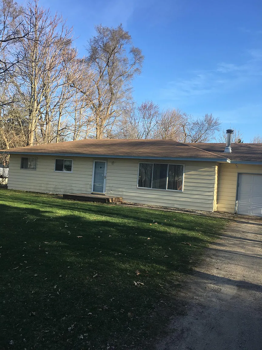 9345 Echo Dr photo 1