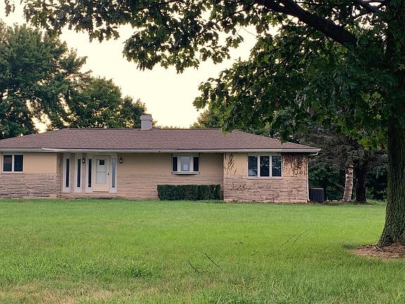3rd image of 9235 Gordon Dr