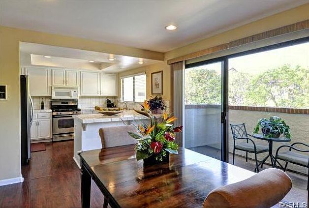 1st image of 20 Monterey Ct