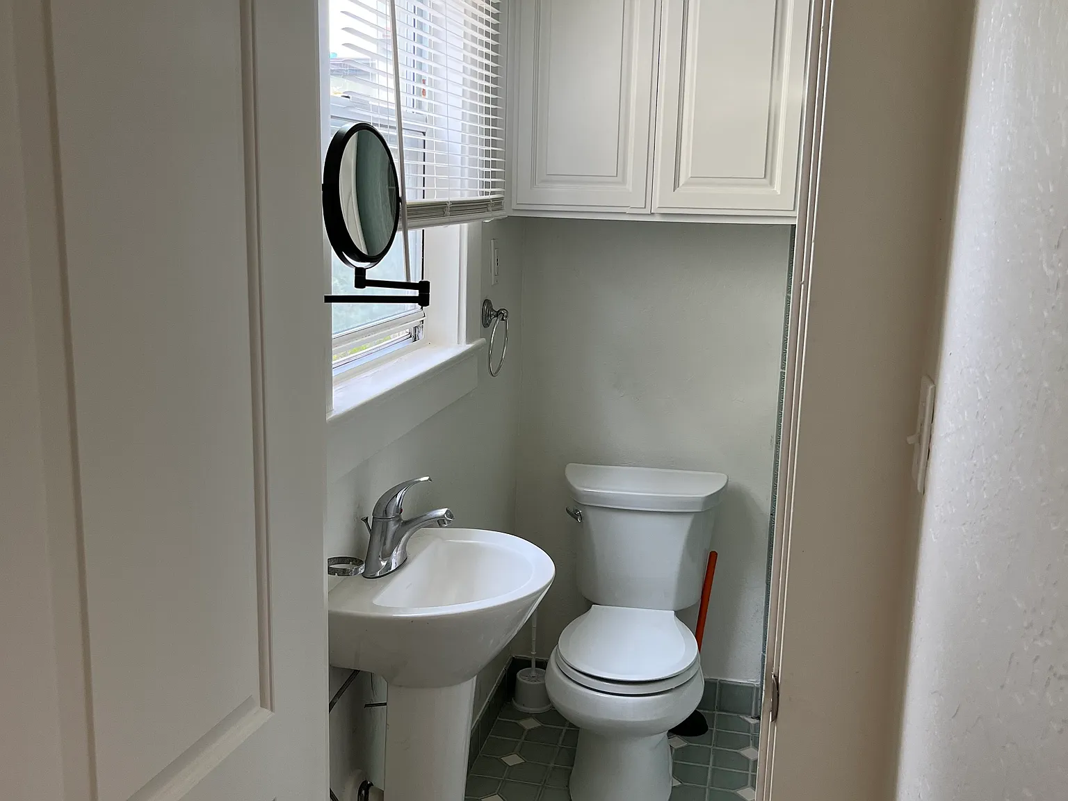 Studio, 200 sqft, $1,980 — Photo 1