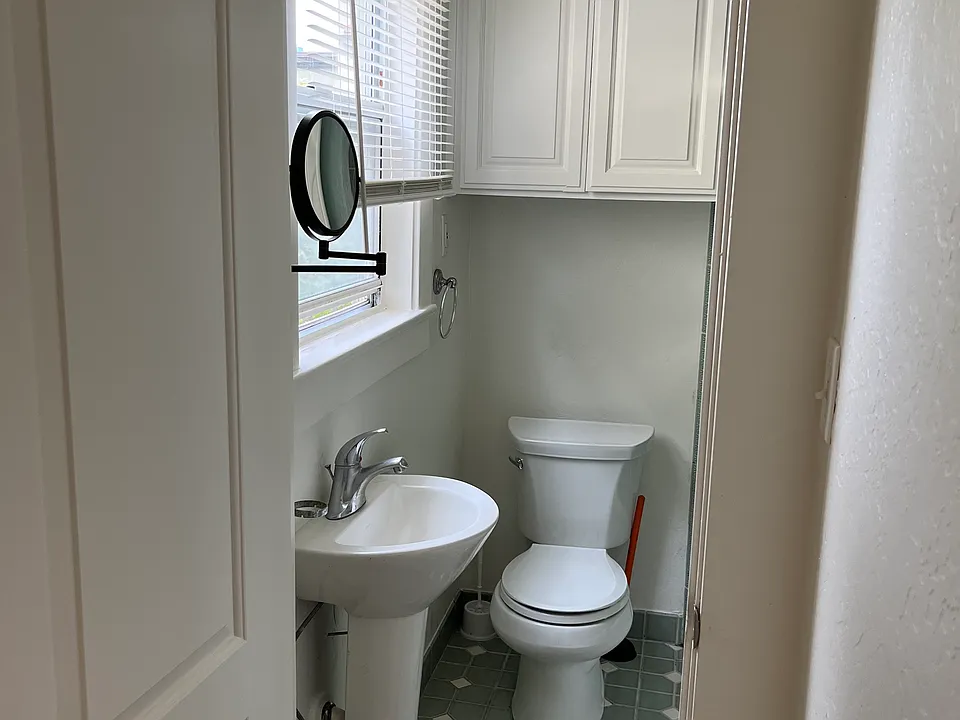 110 Capitola Ave #5