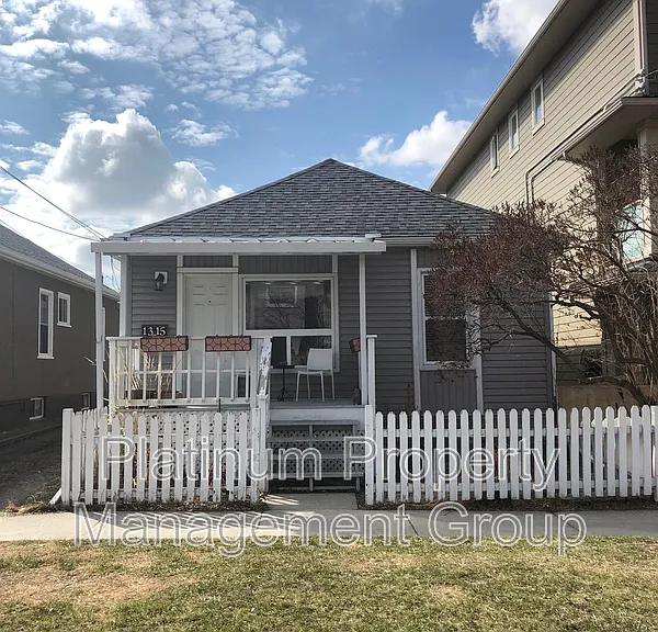 1315 1st St NE — Photo 1