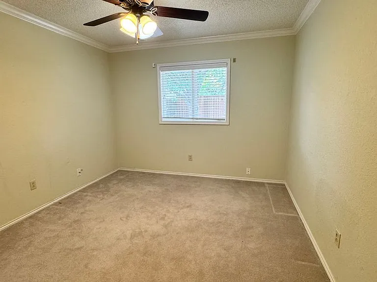 7712 Grover Ave — Photo 27