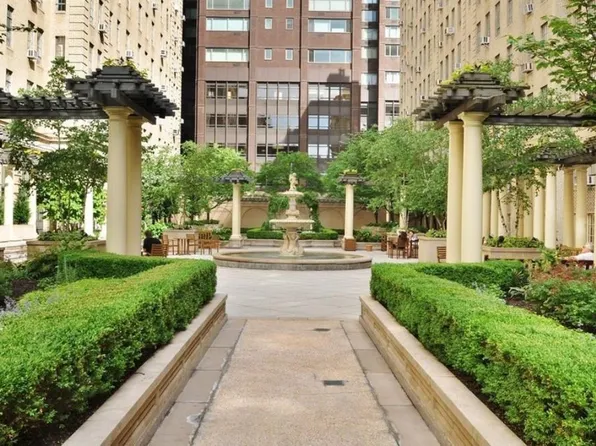 350 West 57th Street image 11 of 18