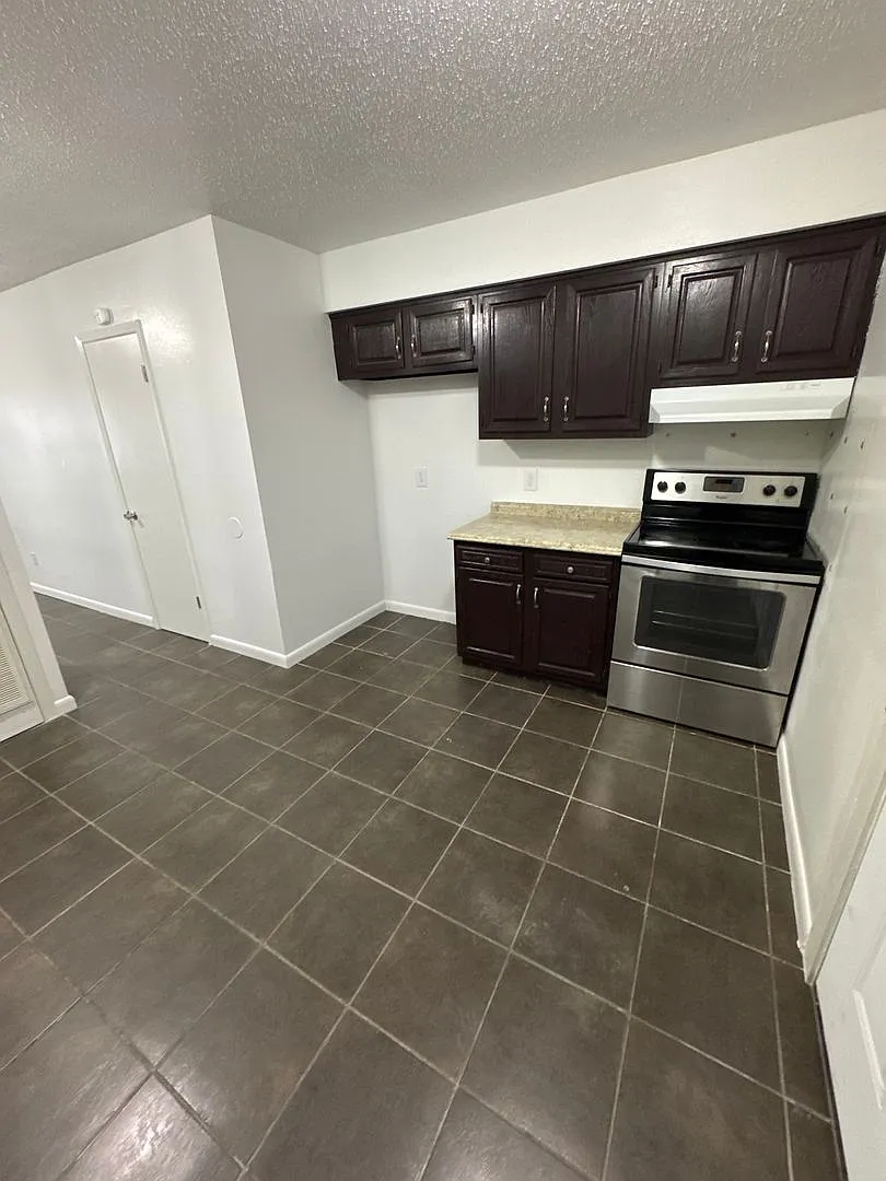 1021 Talbot Avenue — Photo 4