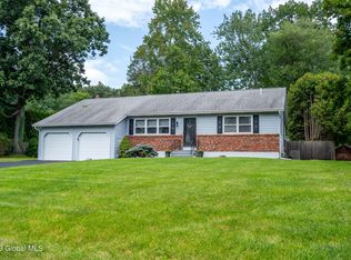 3 Anchor Dr, Waterford, NY 12188